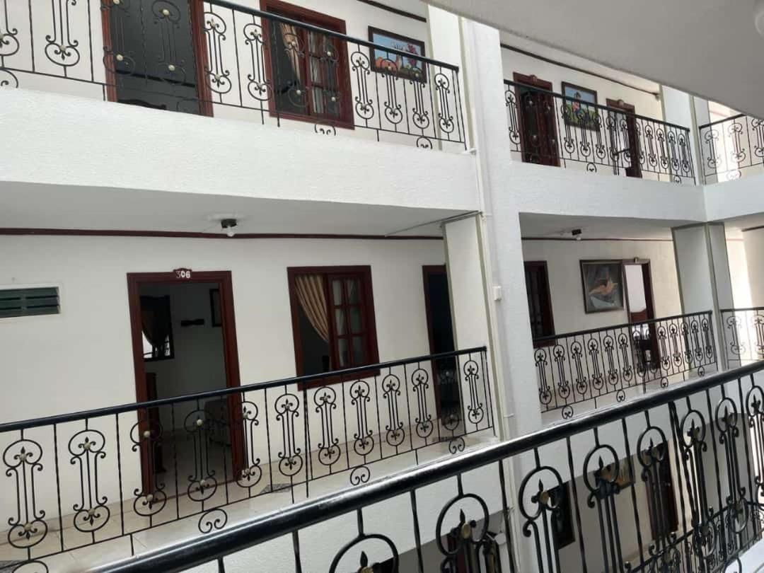 Hotel Davinci Каларка Экстерьер фото