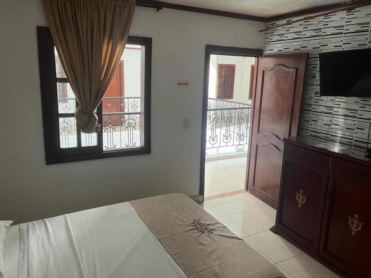 Hotel Davinci Каларка Экстерьер фото